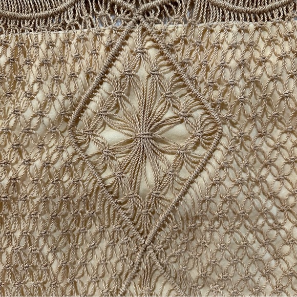 Vintage Handwoven Raffia Wooden Handle Bag - Picture 4 of 8